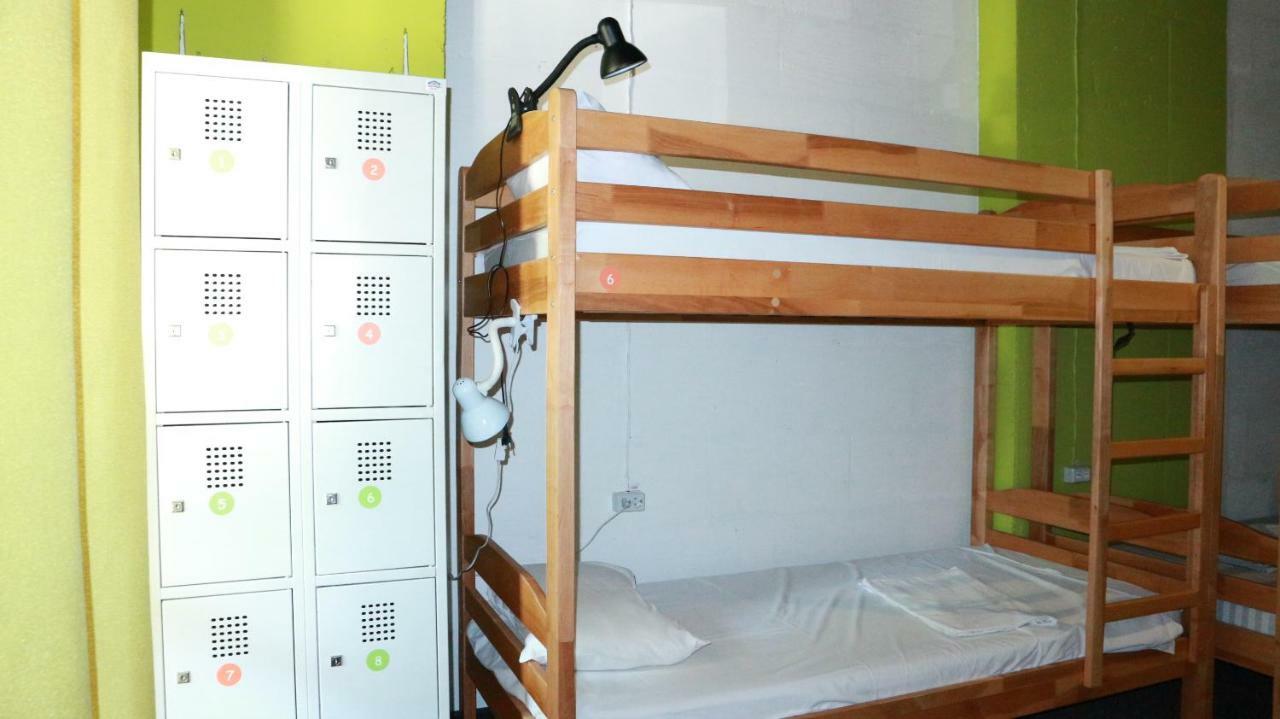 Happy Hostel Kiev Exterior photo